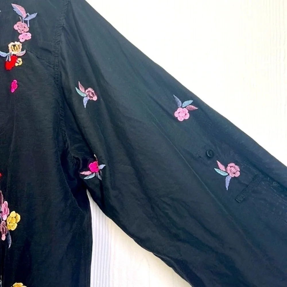 Zara - Premium Denim Collection Black Embroidered Floral Button Down Size S